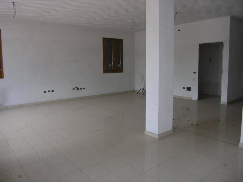 Affitto Negozio Santa Giustina in Colle
