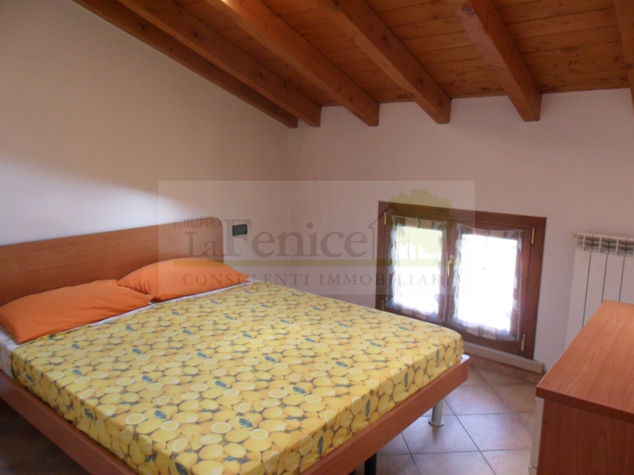 Appartamento bilocale in vendita a castel goffredo in zona centro ... Bagno con travi a vista