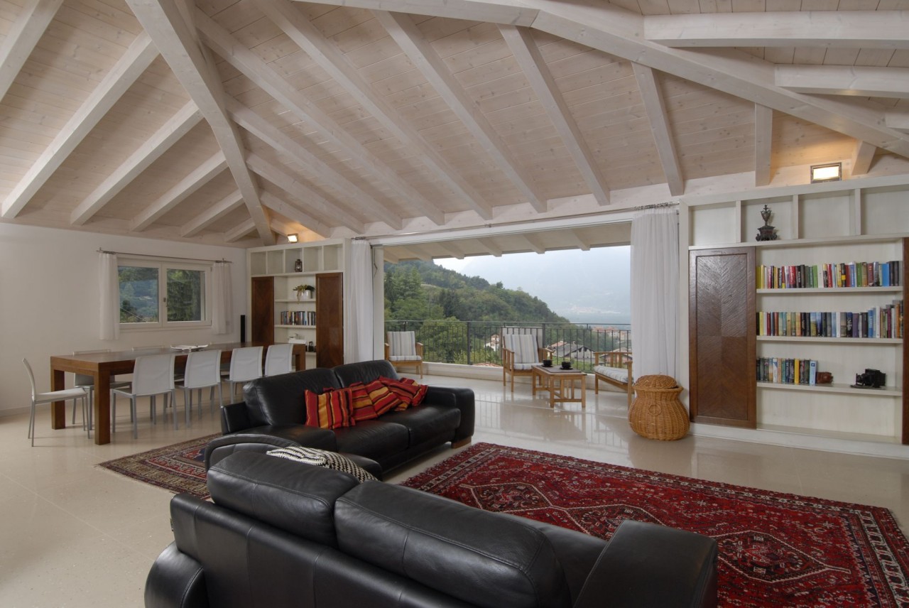 Soggiorno con tetto a vista ~ ispirazione interior design & idee mobili Tetto a vista