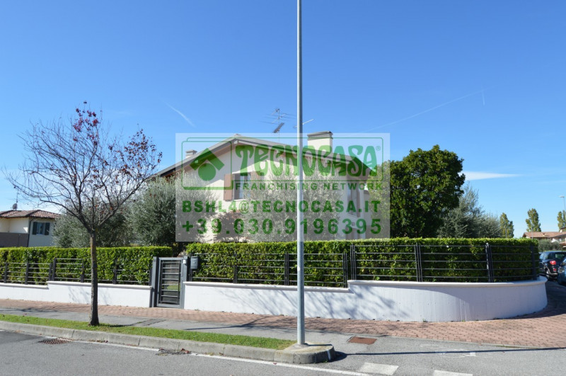 Casa Bi-Trifamiliare in Vendita a Sirmione (Brescia) - Rif: 63