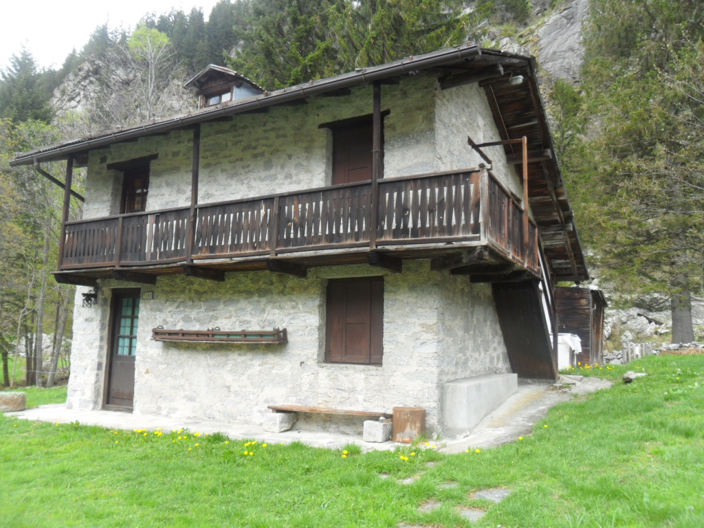 Rustico in vendita a macugnaga (vb) zona borca soggiorno angolo ...