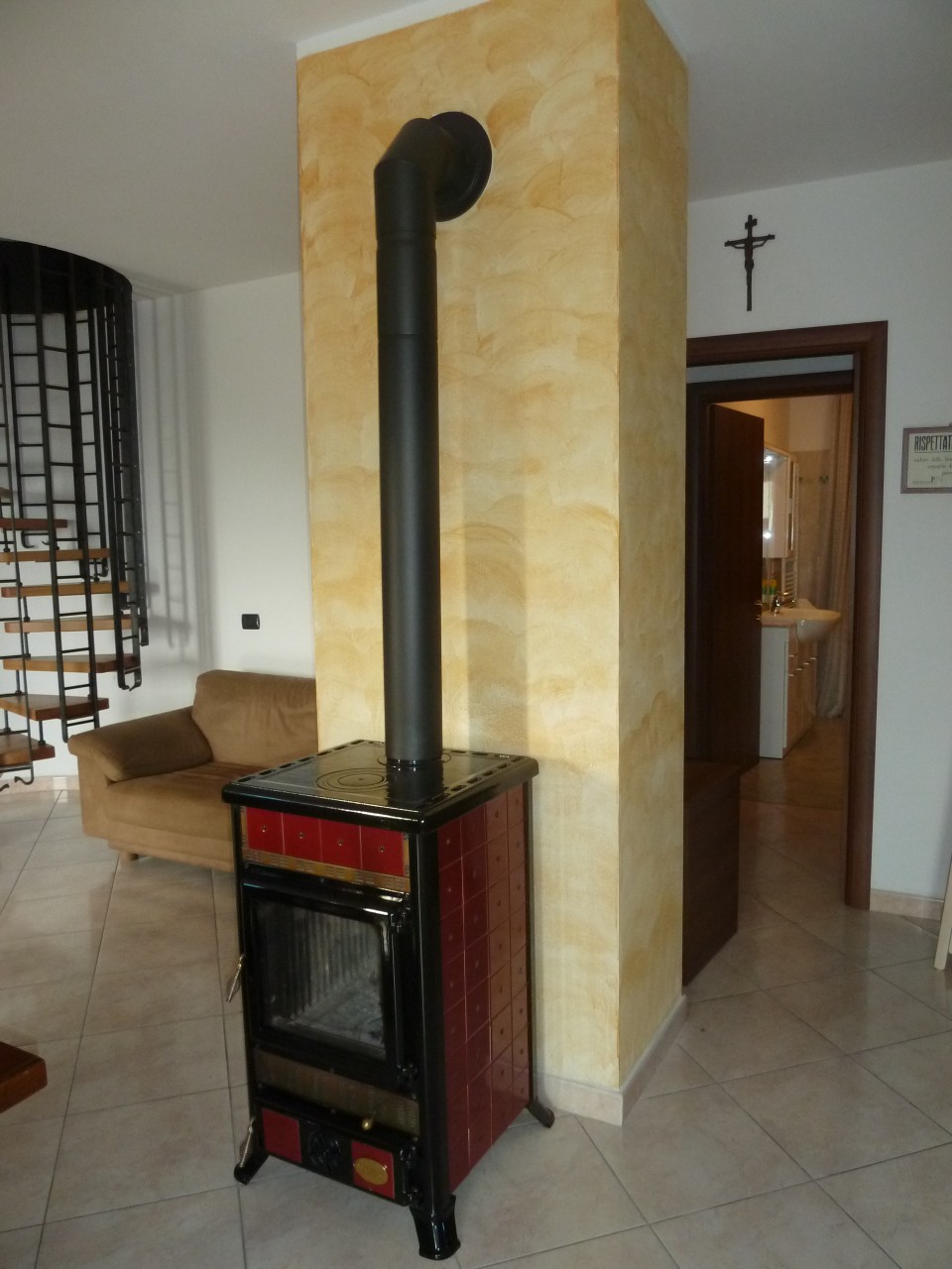Appartamento in vendita a badia calavena con 3 bagni, 4 camere ... Bagno con travi a vista