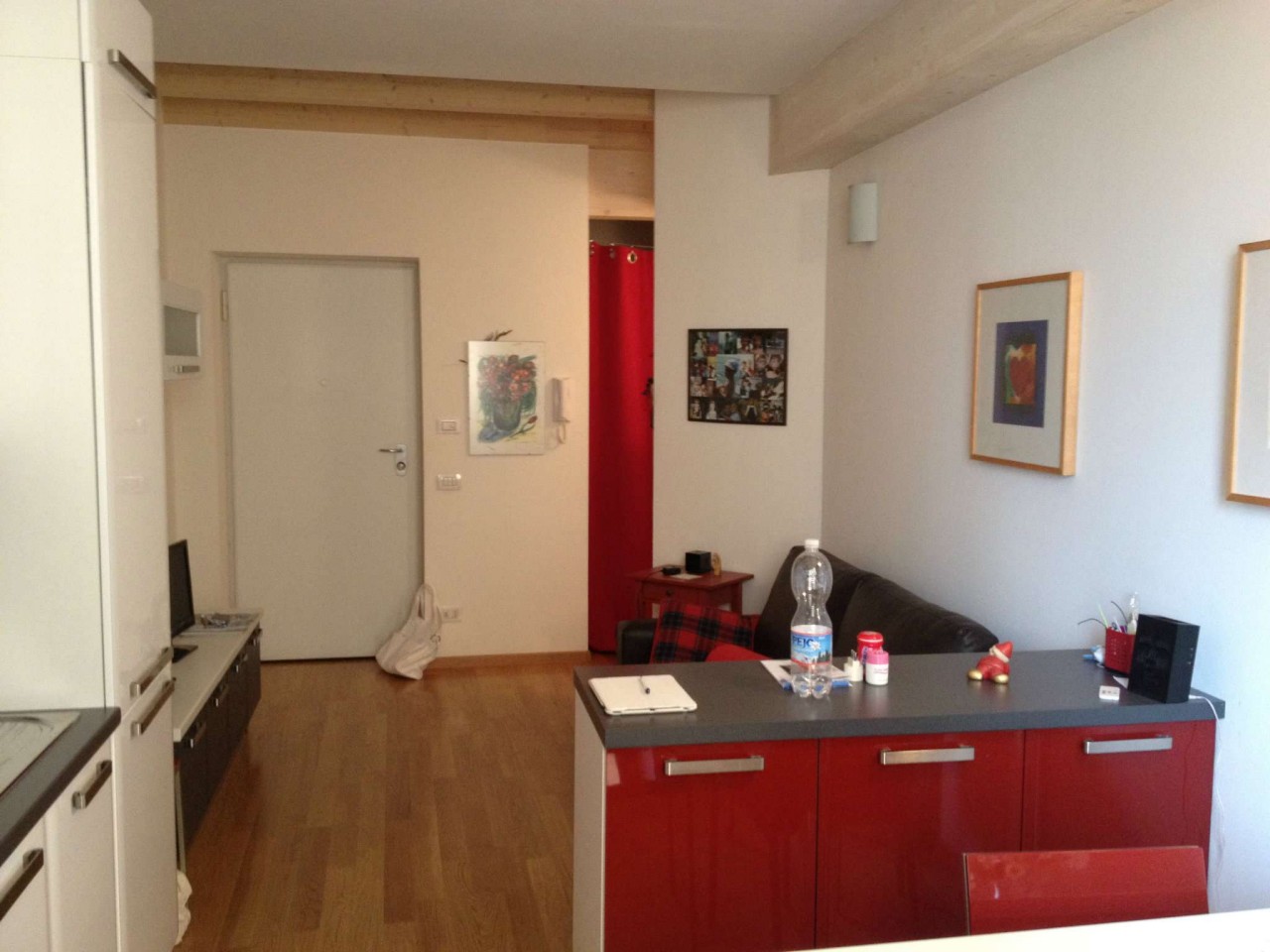 Centro storico miniappartamento spazioso con travi a vista ... Bagno con travi a vista