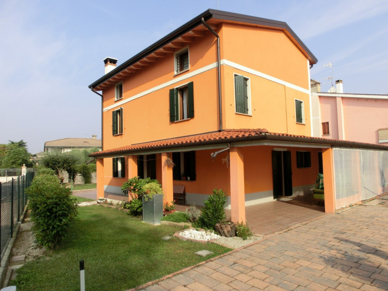 vendita casa singola salzano 270000 euro 200 mq