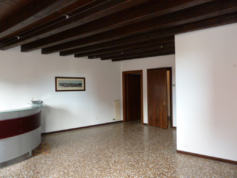 Ufficio - Loc.Com. VICENZA affitto  Centro Storico piazza dei signori MODO IMMOBILIARE di Asset Immobiliare snc di Valente Eleonora Alessandra & C.