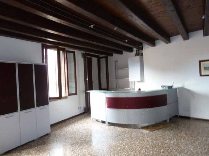  vicenza affitto quart: centro storico modo-immobiliare-di-asset-immobiliare-snc-di-valente-eleonora-alessandra-&-c.