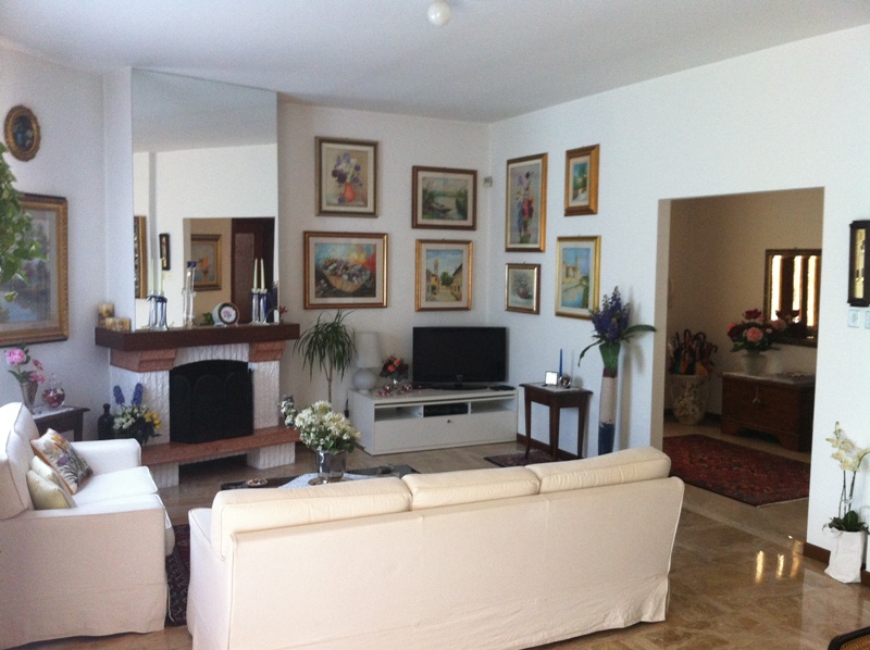 Villa Unifamiliare - Indipendente OSPEDALETTO EUGANEO vendita  Ospedaletto Euganeo - Centro Piazza Beata Beatrice, 7-35042 Este - Padova - OBIETTIVO CASA