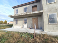 villa in vendita Fossò foto 001__casa_singola_ristrutturata_giardino_garage__18.jpg