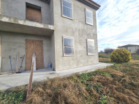 villa in vendita Fossò foto 006__casa_singola_ristrutturata_giardino_garage__19.jpg