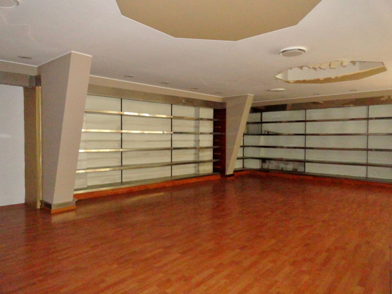 Negozio - Loc.Com. VICENZA affitto  Centro Storico Corso Palladio AGENZIA VICENZA sas di Marchetti Francesco via legione antonini