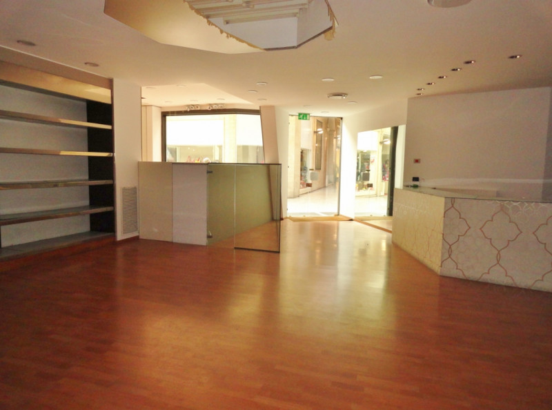 Negozio - Loc.Com. VICENZA affitto  Centro Storico Corso Palladio AGENZIA VICENZA sas di Marchetti Francesco via legione antonini