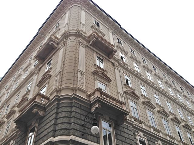 Negozio - Loc.Com. TRIESTE affitto  Centro via Valdirivo Savino Gestioni Immobiliari