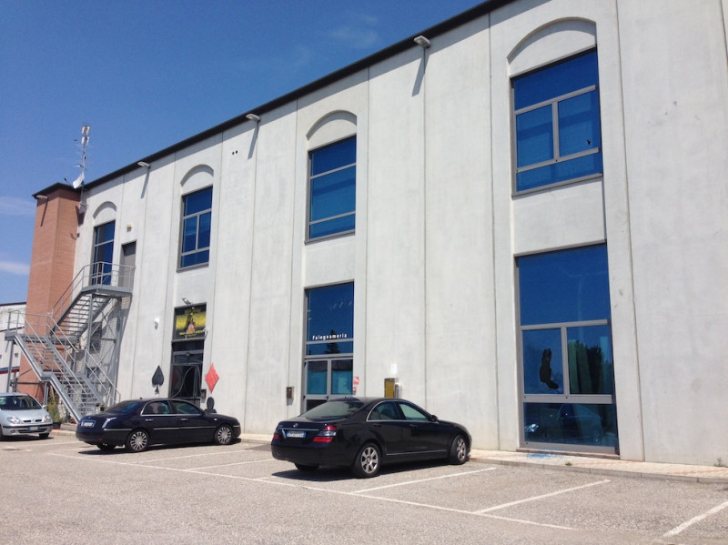 Capannone Commerciale ROVIGO vendita  Boara Polesine Viale Porta Adige, 54 immobiliare DOMUS trade agency