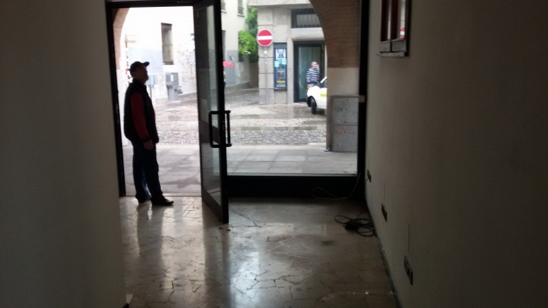 Negozio - Loc.Com. PADOVA affitto  Duomo  Immobiliare Cerno