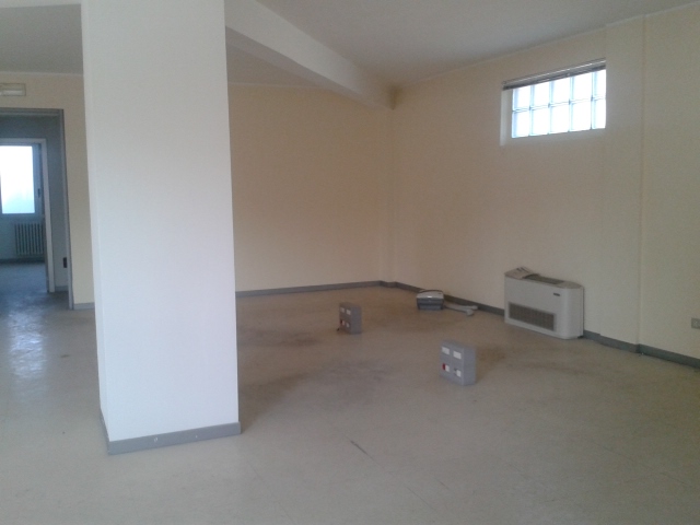 Ufficio - Loc.Com. VICENZA affitto  Borgo Casale - Stadio - Corso Padova corso padova Jolly Uno Immobiliare s.a.s.