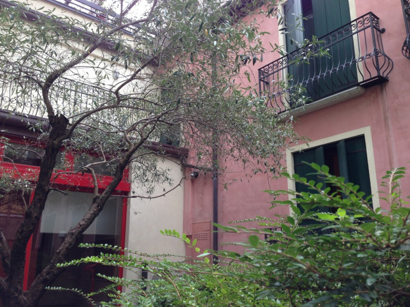 Stabile intero - Palazzo PADOVA vendita  Piazze Padova Vic. piazza Mazzini Eurocostruzioni Eurocasa S.r.l.