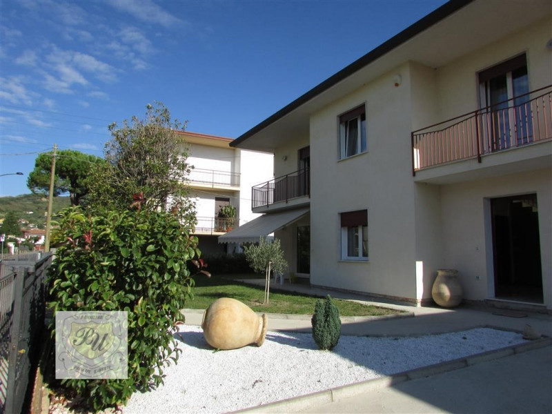  este vendita quart: este immobiliare principe umberto