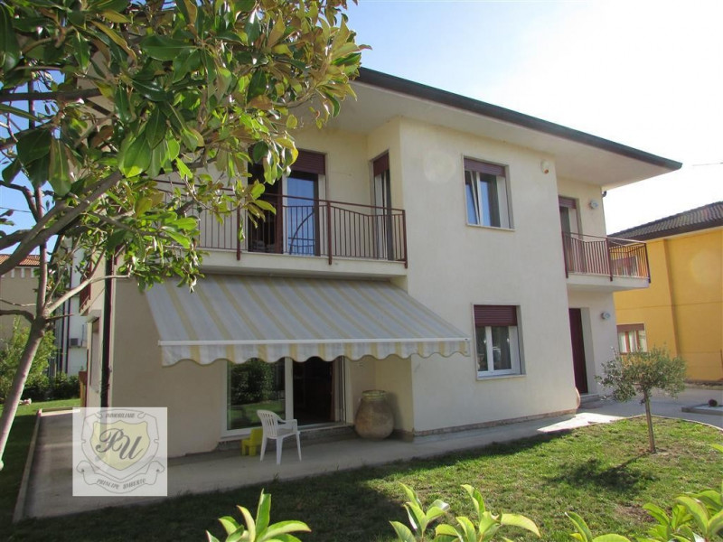 Villa Unifamiliare - Indipendente ESTE vendita  Este via fratelli cervi Immobiliare Principe Umberto