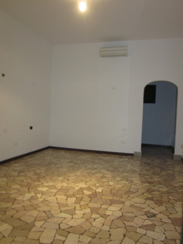 Negozio - Loc.Com. PADOVA affitto  Crocefisso  Gergo Immobiliare di Bendo Roberto & C. Sas