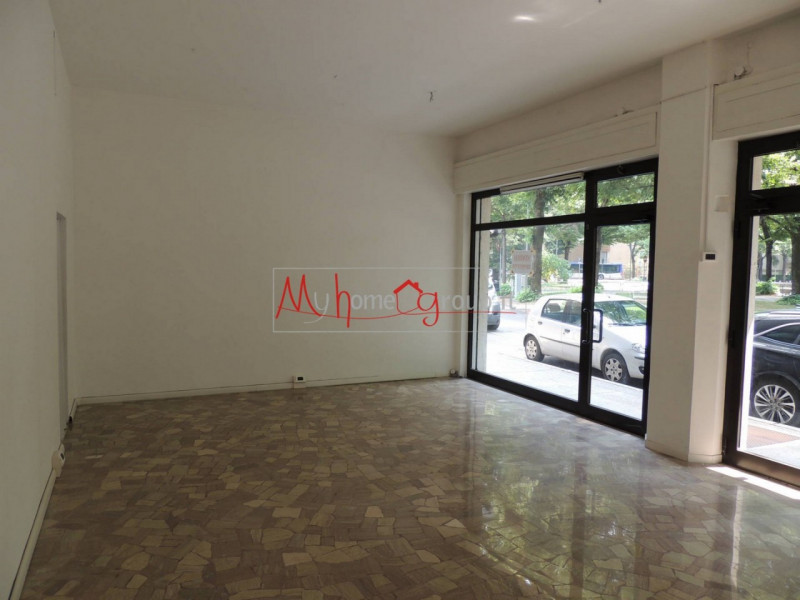 Negozio - Loc.Com. PADOVA affitto  Brusegana Via ciamician MP sas