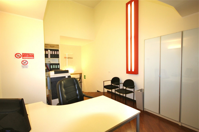 Ufficio - Loc.Com. GENOVA affitto  Centro Storico Vico Carmagnola Veneta Immobiliare di Erika Zemolin