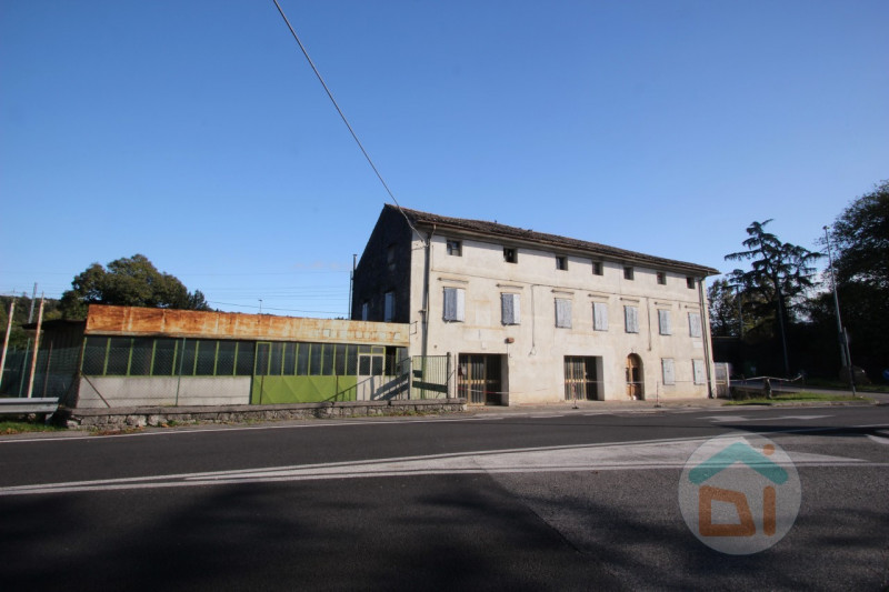 Vendita rustico / casale da ristrutturare Via De Gasperi a Sagrado (GO) 840 mq