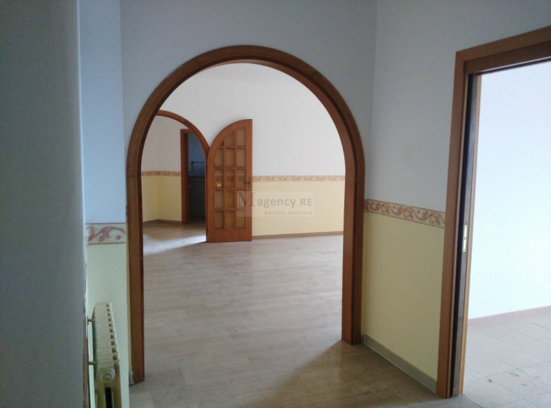Vendita appartamento in buone condizioni 109 Contrada Trapezzoli Nord zona San Gregorio a Reggio Di Calabria (RC) 168 mq