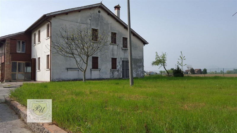 Villa Unifamiliare - Indipendente VILLA ESTENSE vendita  Villa Estense Via Fornasette di Sopra Immobiliare Principe Umberto