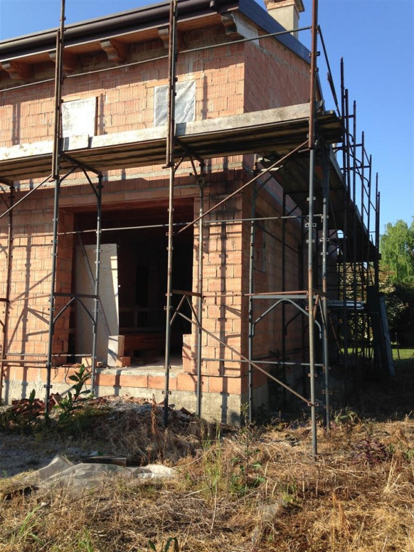 Villa Unifamiliare - Indipendente VILLA ESTENSE vendita  Villa Estense - Centro Via Roma Immobiliare Principe Umberto