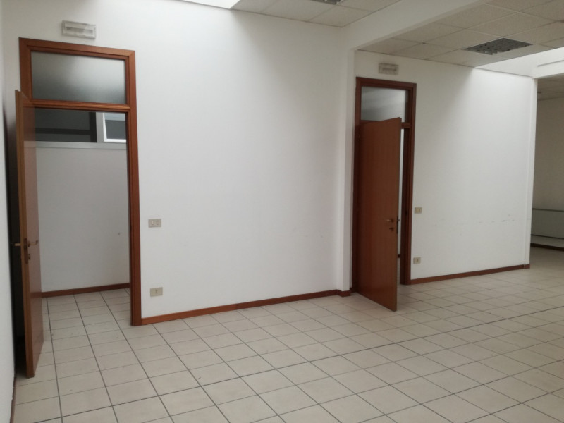 Ufficio - Loc.Com. VICENZA affitto  Zona Industriale Est Via Zamenhof MODO IMMOBILIARE di Asset Immobiliare snc di Valente Eleonora Alessandra & C.
