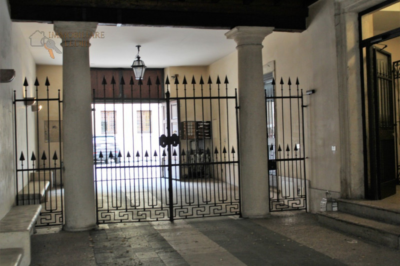 Ufficio - Loc.Com. VERONA affitto  Centro Storico VIA SAN FERMO, 24 IMMOBILIARE LEDRI SAS DI LEDRI LUCA & C