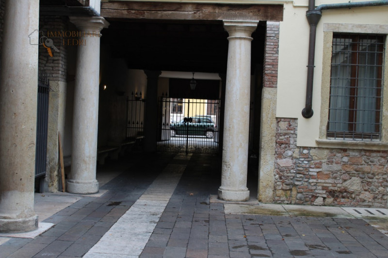 Ufficio - Loc.Com. VERONA affitto  Centro Storico VIA SAN FERMO, 24 IMMOBILIARE LEDRI SAS DI LEDRI LUCA & C