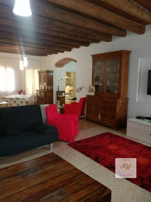 Stabile intero - Palazzo ESTE vendita   Via agustea Immobiliare Principe Umberto