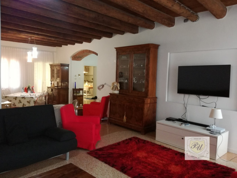 Stabile intero - Palazzo ESTE vendita   Via agustea Immobiliare Principe Umberto