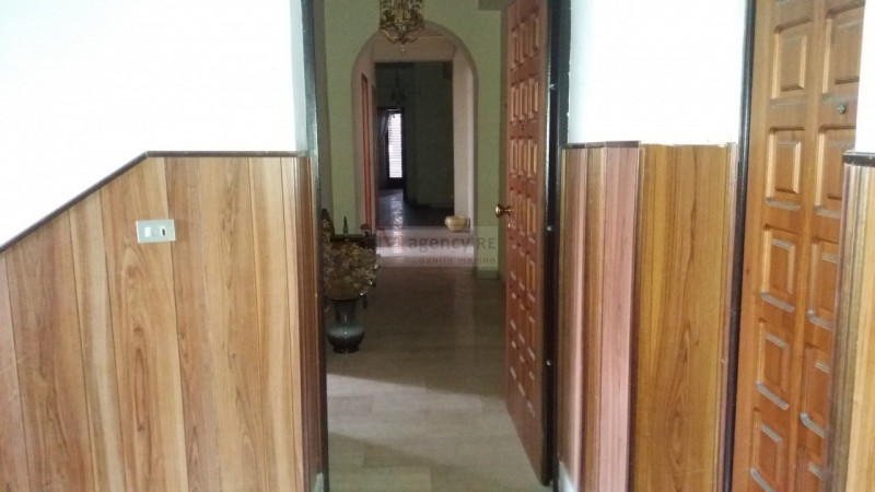 Vendita appartamento in buone condizioni 21 Via Del Salvatore zona Centro a Reggio Di Calabria (RC) 220 mq
