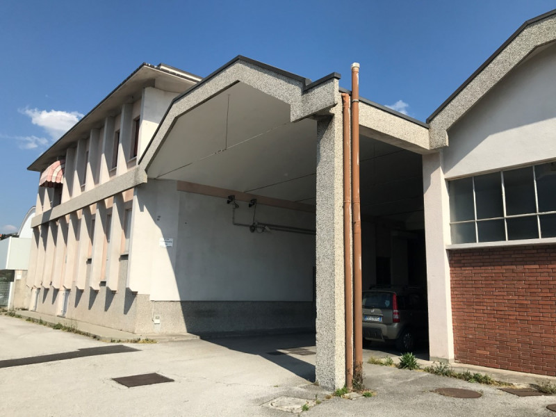  trieste vendita quart: periferia urban-real-estate-s.r.l.