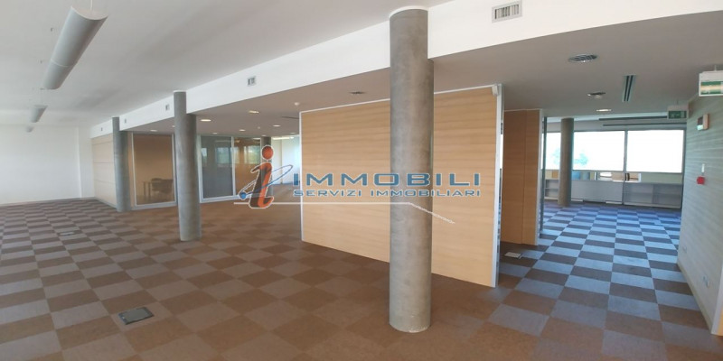 Ufficio - Loc.Com. MILANO affitto  Greco  Immobili Servizi Immobiliari s.a.s.