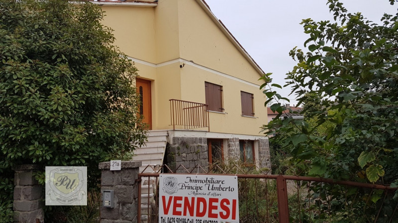 Villa Unifamiliare - Indipendente ESTE vendita   via principe umberto Immobiliare Principe Umberto