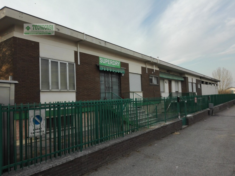 Capannone Commerciale VERONA affitto  Verona via bacilieri, 7/a Industriale Uno Srl