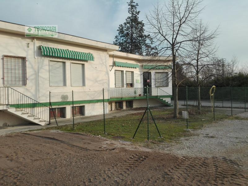 Capannone Commerciale VERONA affitto  Verona via bacilieri, 7/a Industriale Uno Srl