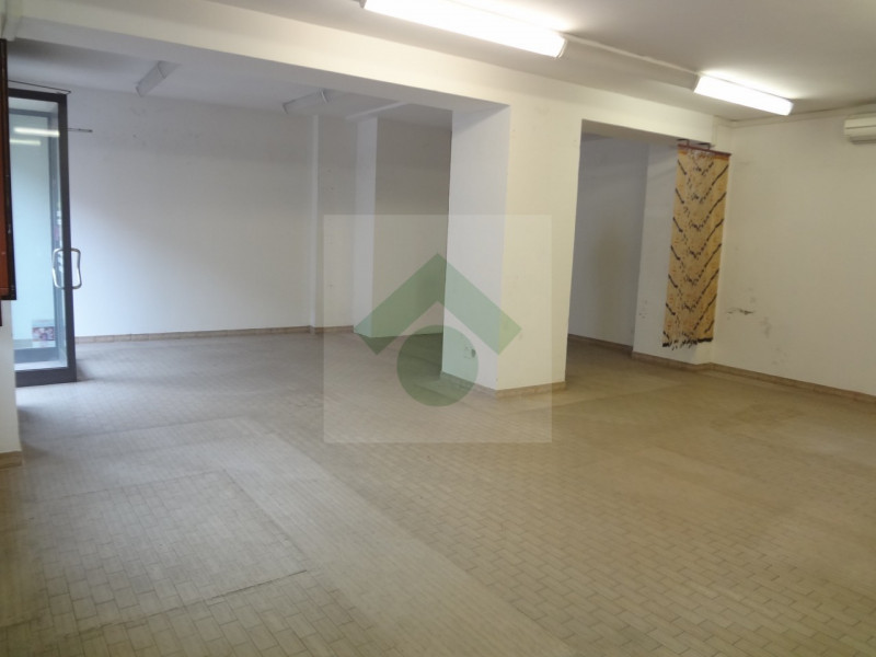Affitto attività commerciale in buone condizioni Via Dante zona Monteforte d'Alpone - Centro a Monteforte D'alpone (VR) 70 mq