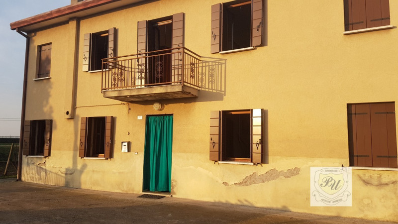 Villa Unifamiliare - Indipendente VIGHIZZOLO D