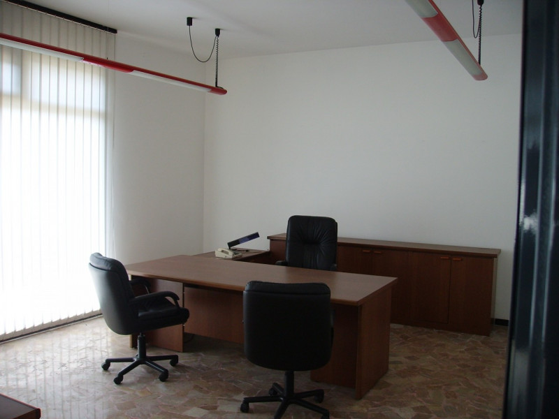 Ufficio - Loc.Com. PADOVA affitto  Brusegana - Santo Stefano Via Sette Martiri Agenzia Residence s.a.s.