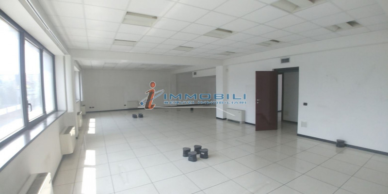 Ufficio - Loc.Com. MILANO affitto  Bonola  Immobili Servizi Immobiliari s.a.s.