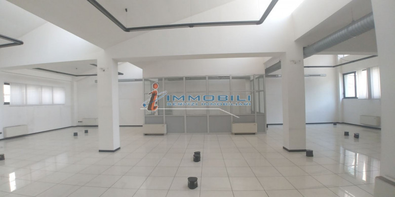 Ufficio - Loc.Com. MILANO affitto  Bonola  Immobili Servizi Immobiliari s.a.s.