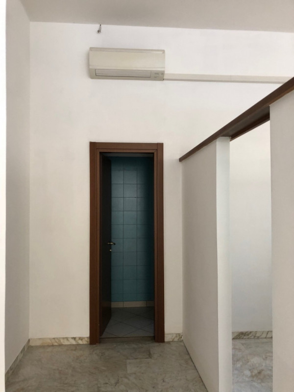 Negozio - Loc.Com. PADOVA affitto  Santa Sofia via Santa Sofia Sara Immobiliare