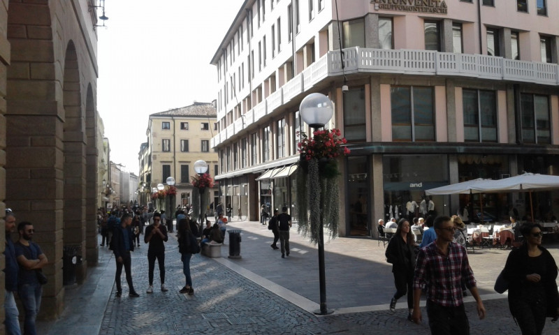 Negozio - Loc.Com. PADOVA affitto  Centro Storico via roma Immobiliare Cerno