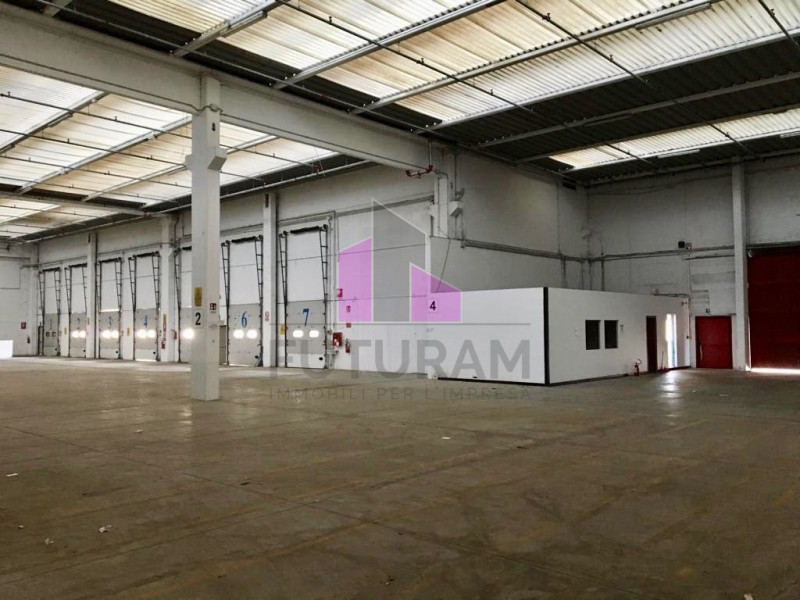 Capannone Commerciale PADOVA affitto  Zona Industriale Est Corso Stati Uniti Futuram di Carli Federico