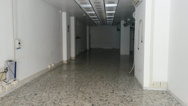 Negozio - Loc.Com. ROMA affitto  Appio Latino via veturia Easy Home srls