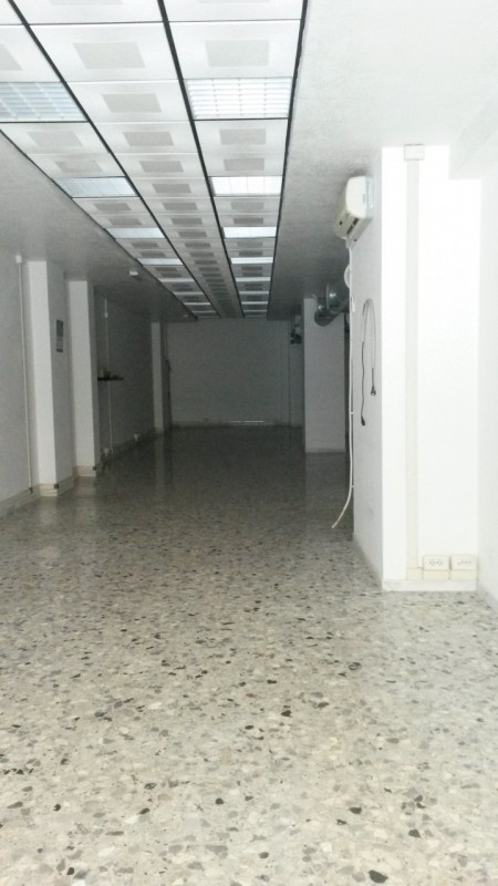 Negozio - Loc.Com. ROMA affitto  Appio Latino via veturia Easy Home srls